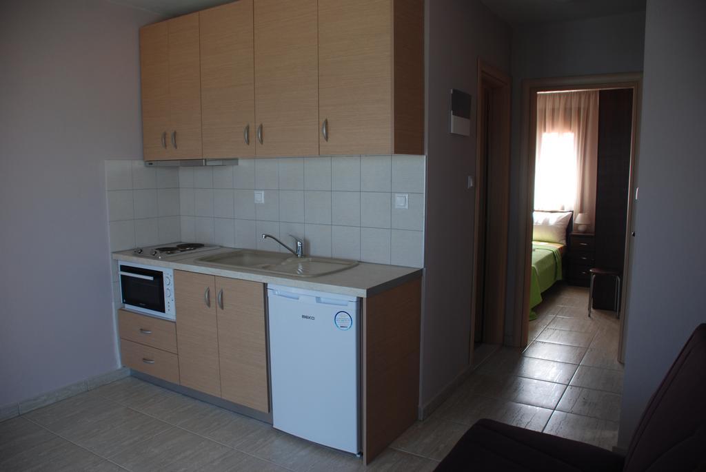 Marianna Apartments Nea Roda Room photo