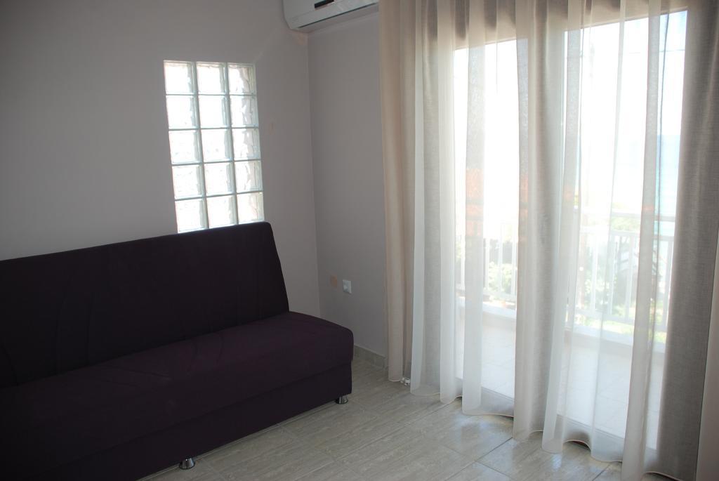 Marianna Apartments Nea Roda Room photo