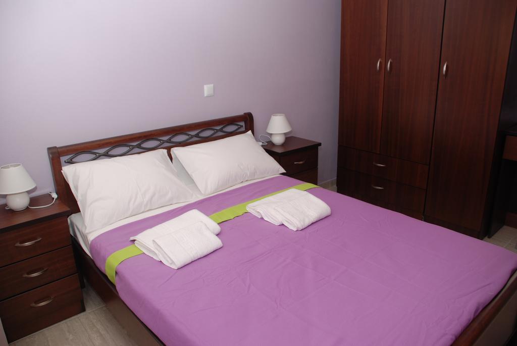 Marianna Apartments Nea Roda Room photo