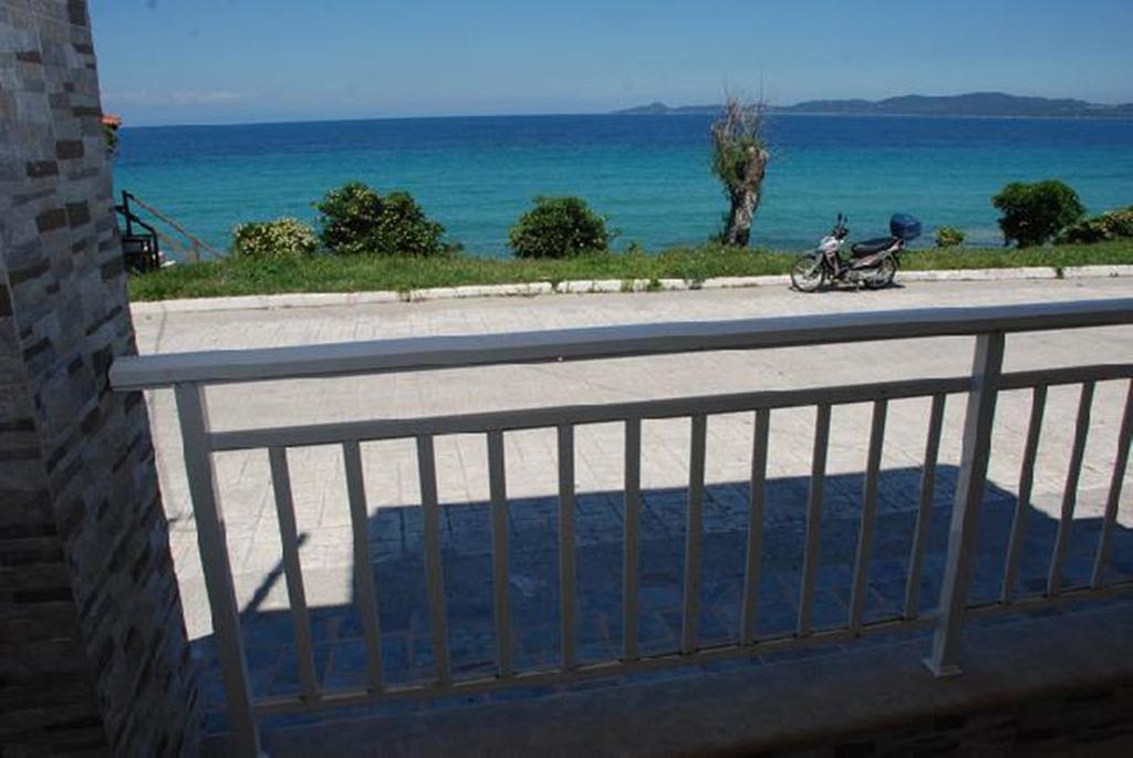 Marianna Apartments Nea Roda Exterior photo