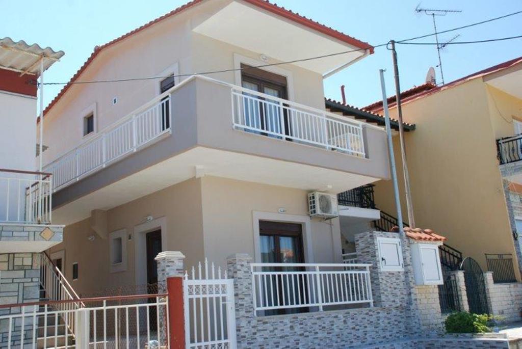 Marianna Apartments Nea Roda Exterior photo