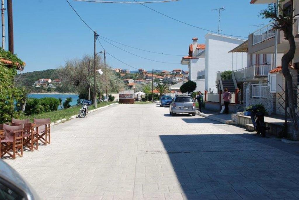 Marianna Apartments Nea Roda Exterior photo