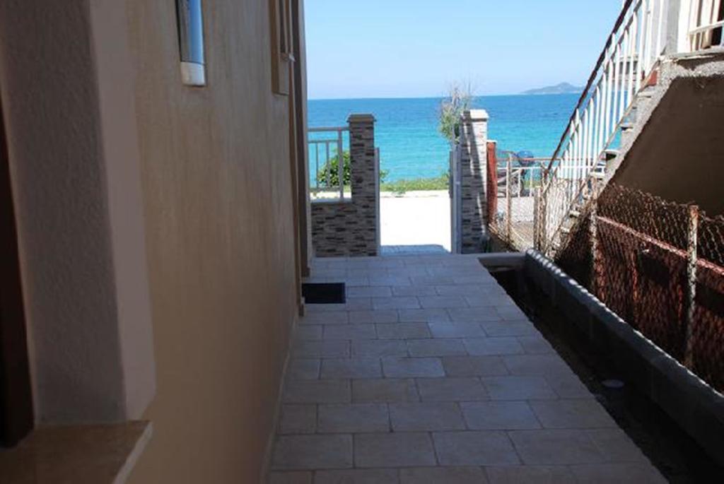 Marianna Apartments Nea Roda Exterior photo